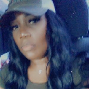 Meet your Posher, Denise